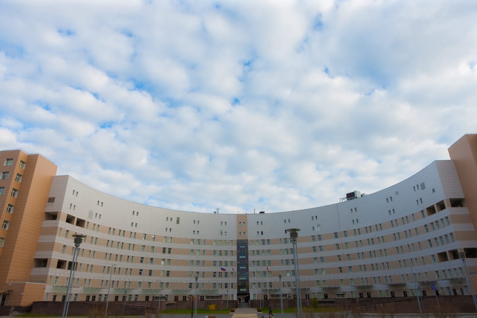 В 2022 году в Боткинской больнице поставили на учет более 2 тысяч пациентов с ВИЧ