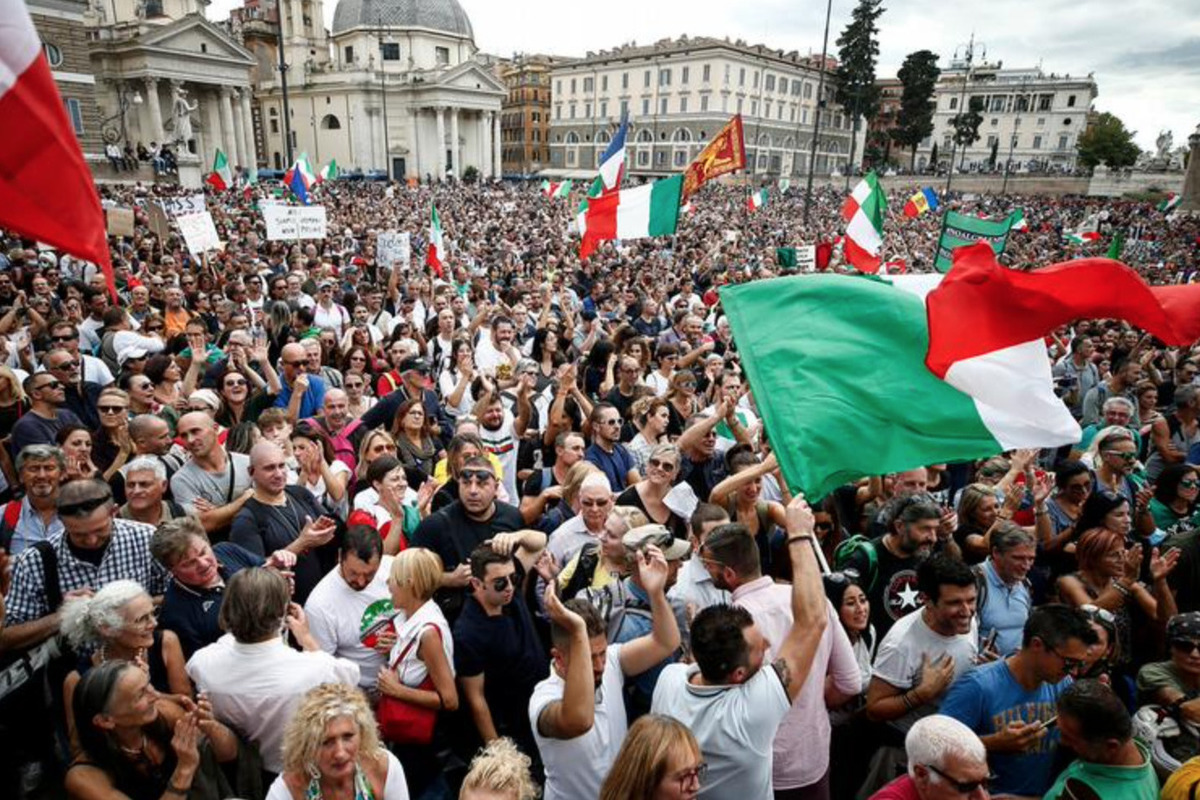 РИА: Итальянские работники транспорта объявили забастовку против трат на Киев