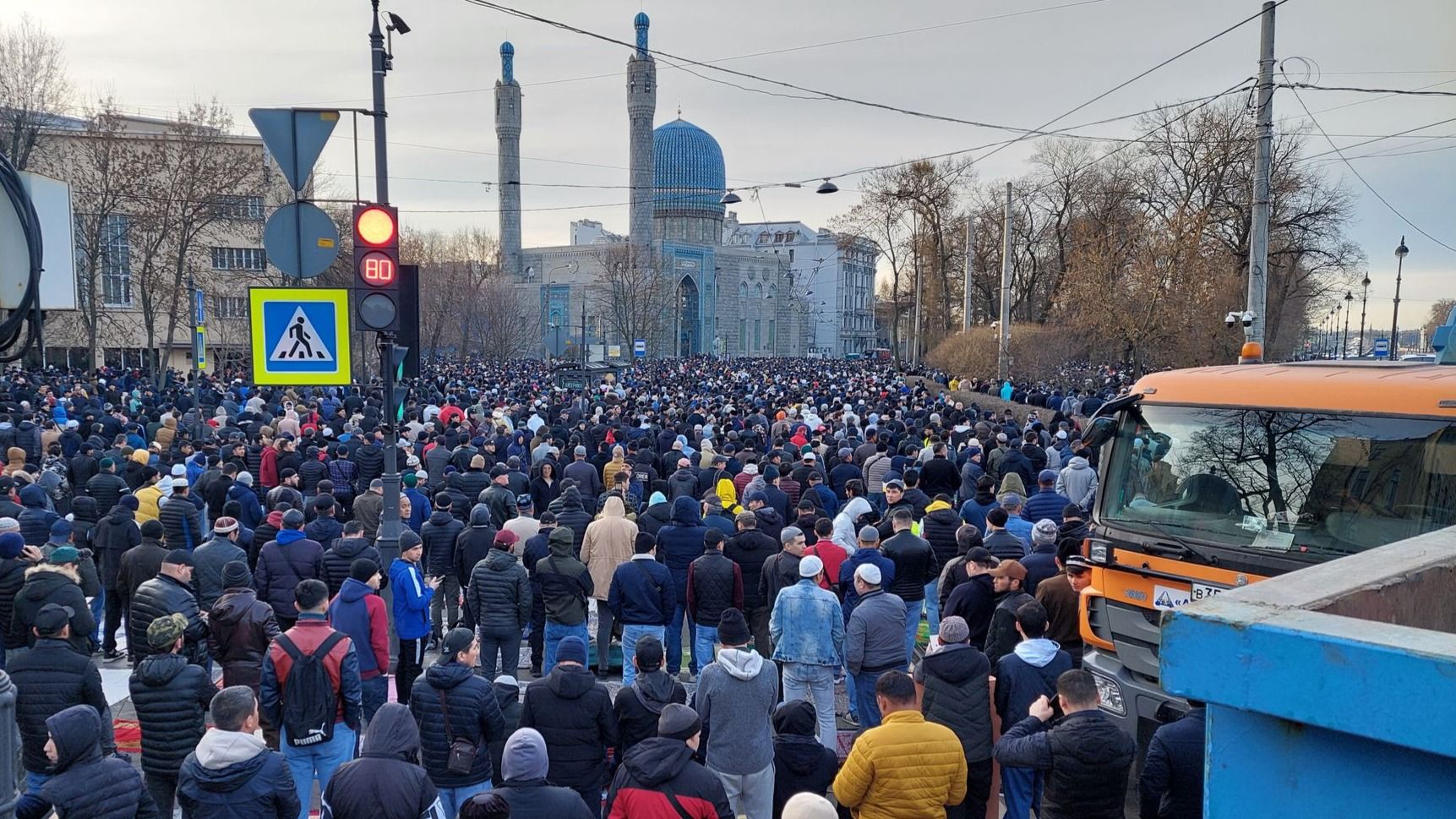 В Петербурге мусульмане отмечают втрой по значимости праздник ислама Ураза-байрам