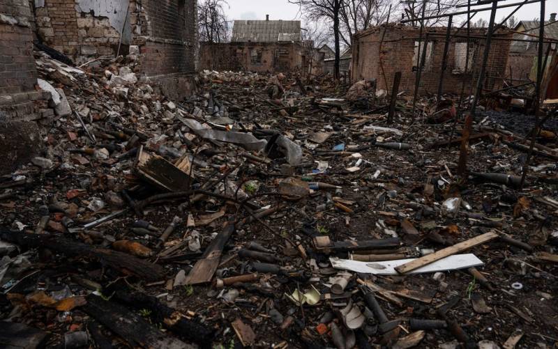 На фото ВСУ видны поражения российскими войсками склада оружия и боеприпасов в Константиновке