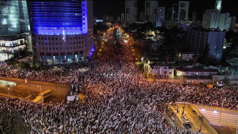 В Тель-Авиве на улицы вышли более 200 тыс. человек против судебной реформы в Израиле