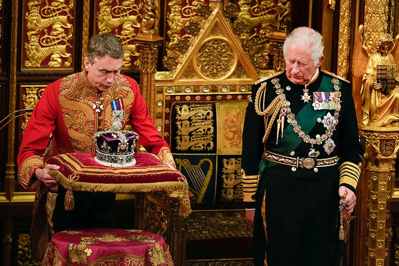 The Independent: Карл III отказался на коронации мазаться маслом из выделений виверр и рвотой кашалота