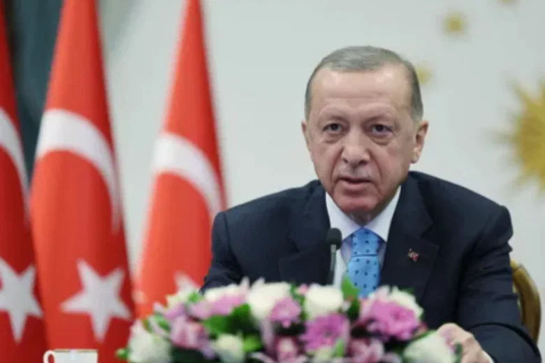 Президент Турции Эрдоган обсудил по телефону с генсеком ООН Гутерришем ситуацию на Украине
