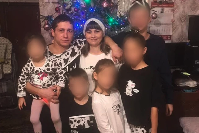 «Е1»: На Урале четверых детей жестоко убитой женщины вернули из приюта матери подозреваемого