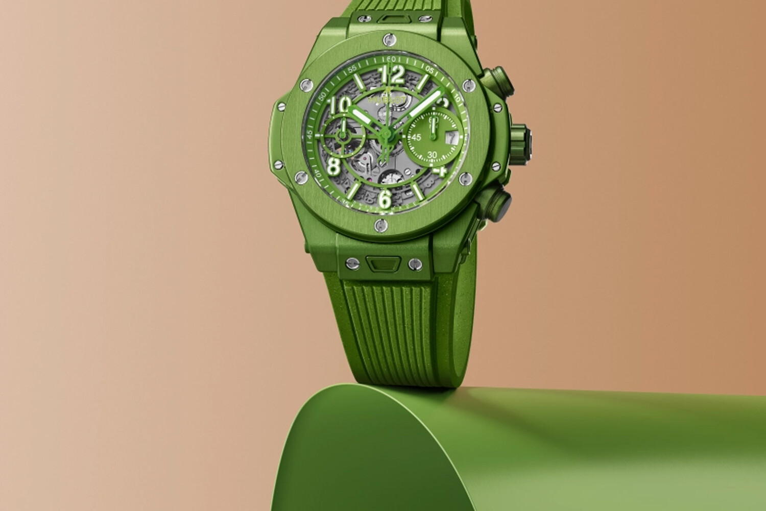 WWD: Люксовый бренд Hublot выпустил часы из капсул Nespresso в ярко-зеленом цвете