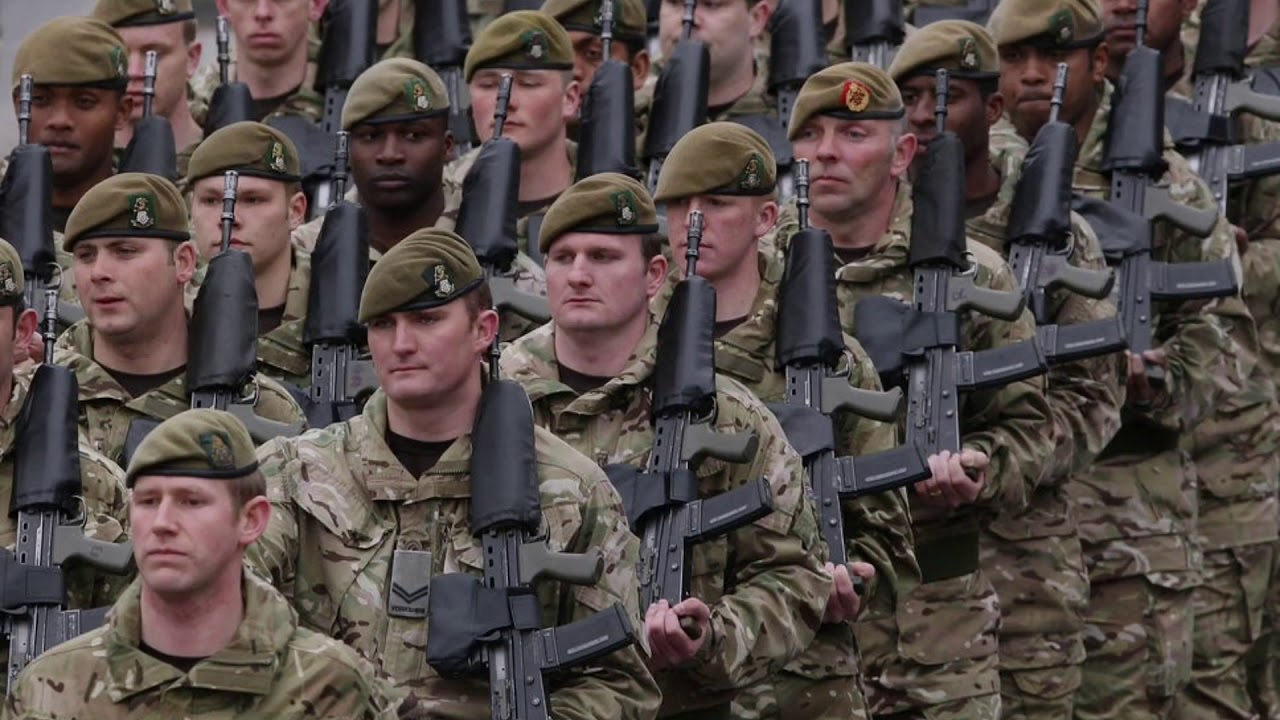 Times: глава минобороны Британии сократит войска, несмотря на мнение парламентариев