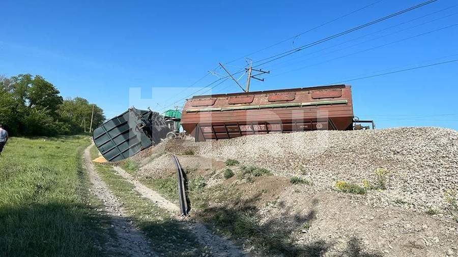 Аксёнов: ФСБ расследует факт крушения поезда с зерном на территории Крыма