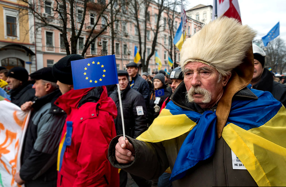 Политолог: Украинцы поняли, что в ЕС они могут рассчитывать только на статус беженца