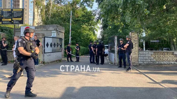 «Прямой»: в Киеве пострадавших при взрыве в Шевченковском суде нет