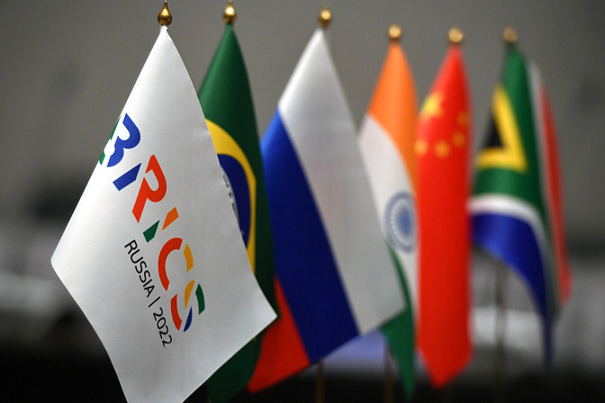 Bloomberg: Бразилия и Индия не поддержали инициативу КНР расширить БРИКС
