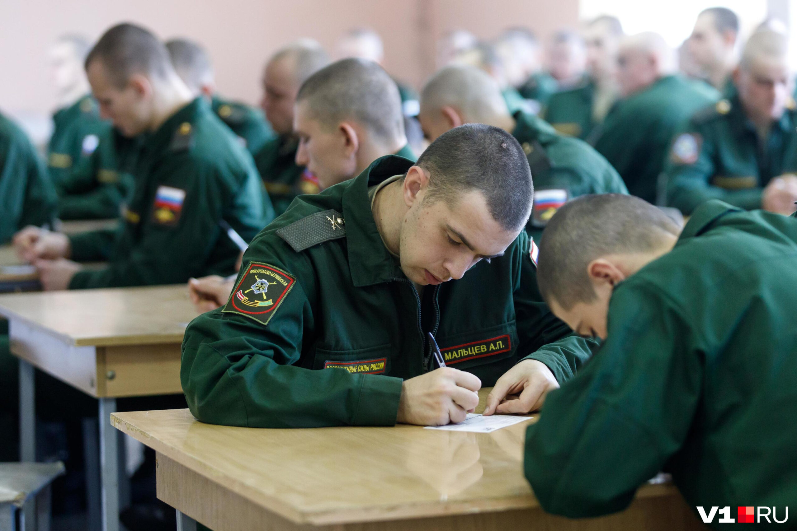 Власти Ростова снова начали призывать жителей города на службу по контракту
