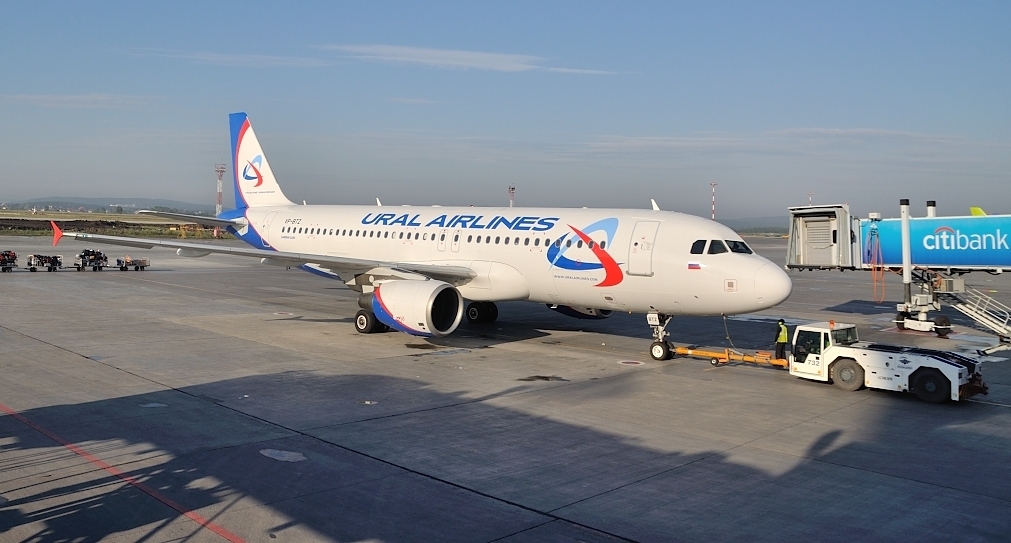 «Е1»: На борту самолёта из Сочи в Екатеринбург у ребенка начались судороги и рвота