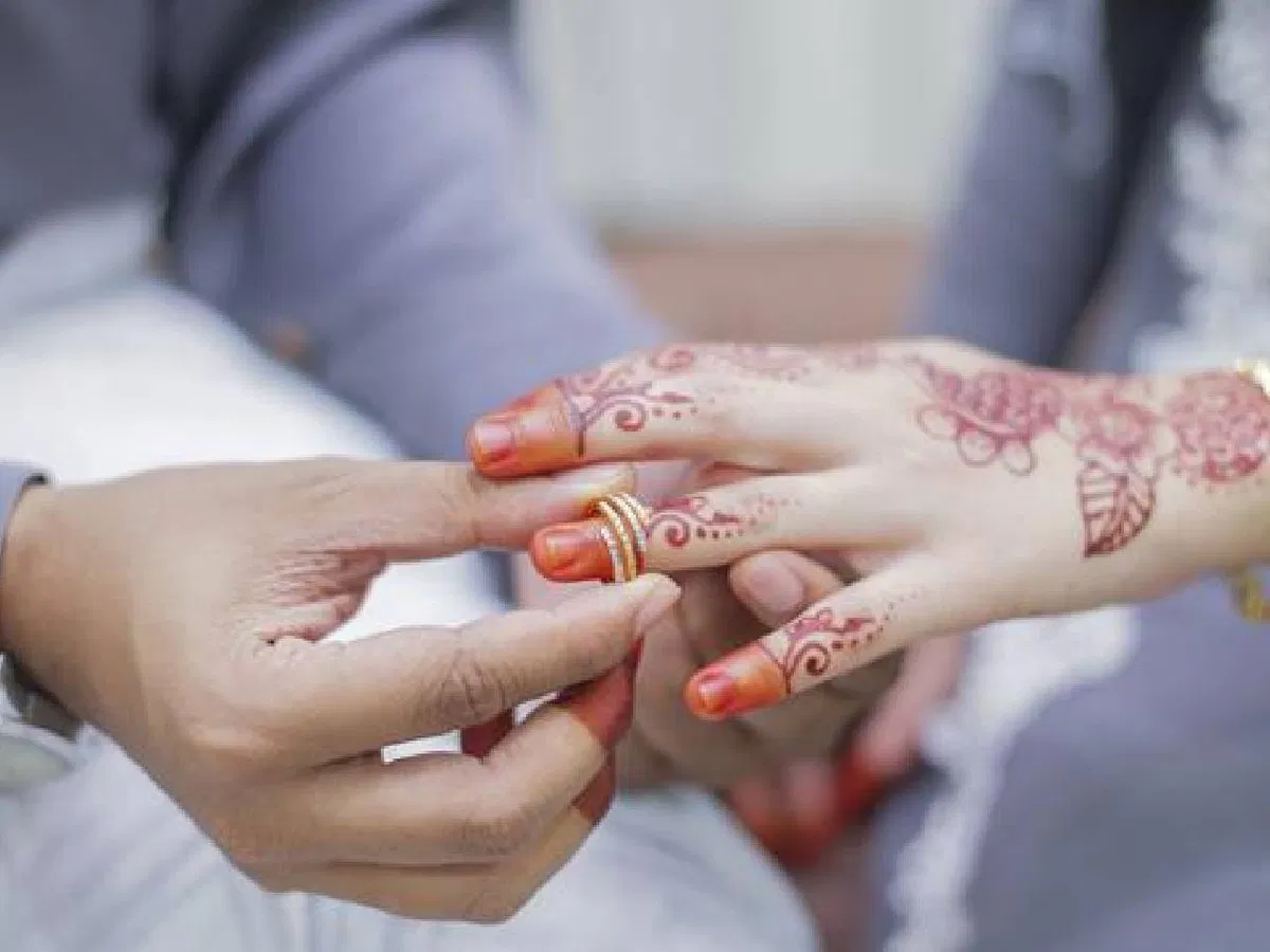 News9Live: в Индии мошенница вышла замуж за 27 богатых мужчин и обокрала их