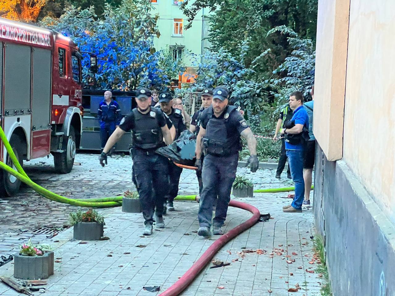 «Военное дело»: Во Львове ракетный удар уничтожил здание с иностранными наемниками