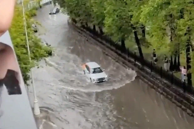 Синоптик Шувалов: атмосферная циркуляция является причиной дождей в Москве