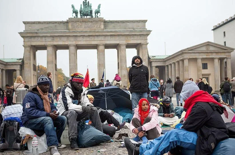 «Шпигель»: главы земель Германии хотят отправить беженцев на работу