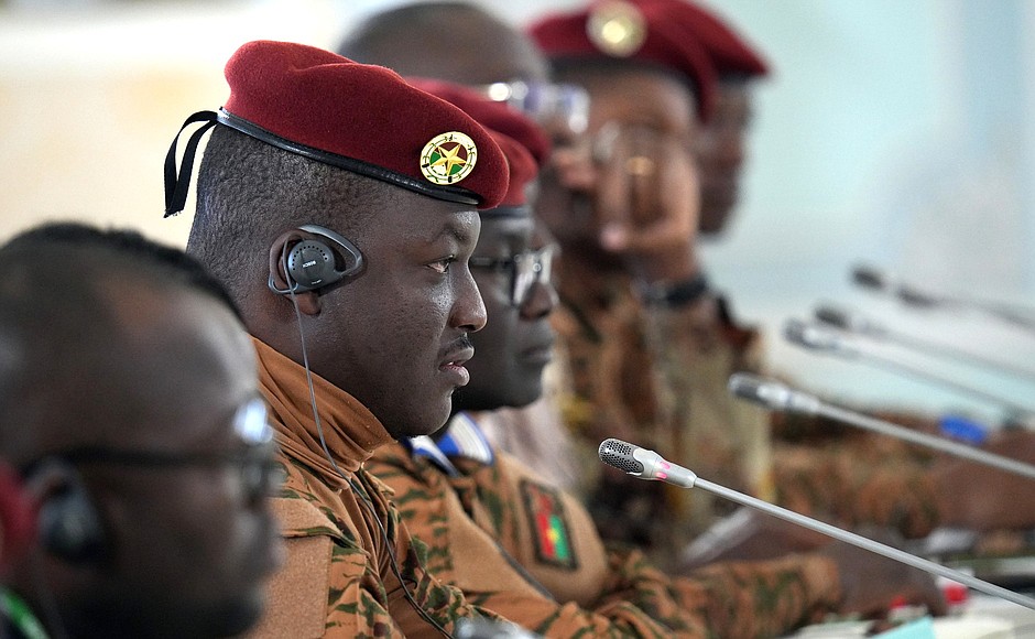 Глава Буркина-Фасо: поставки оружия на Украину для ВСУ «убивают» Африку