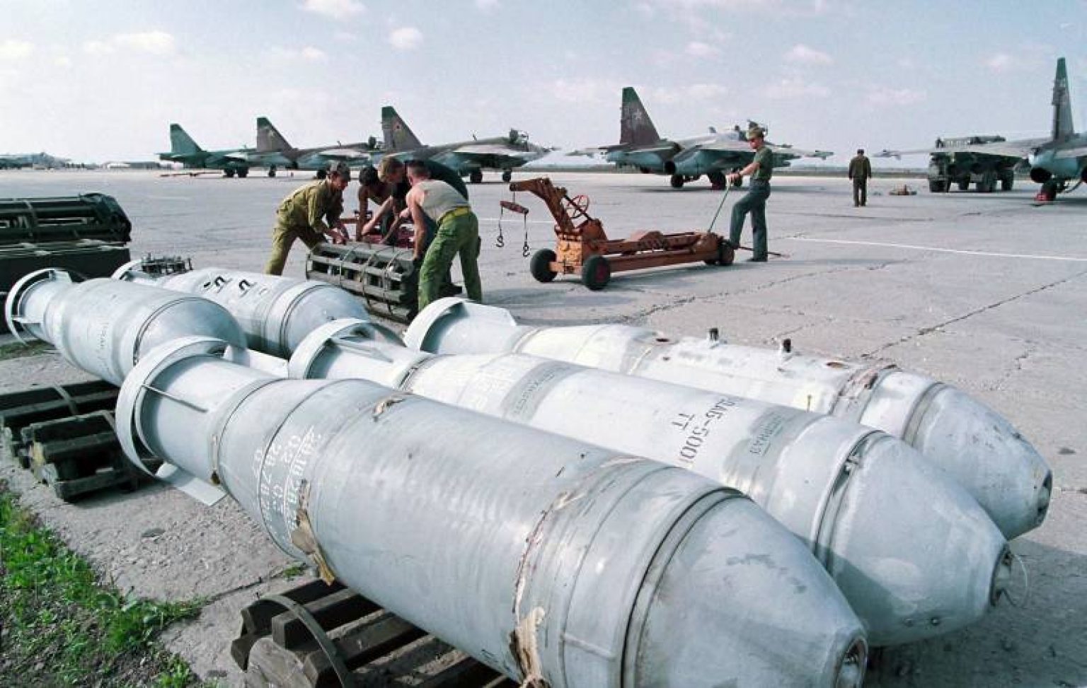 «МК»: Россия может применить бомбы ОДАБы, уничтожающее все в радиусе 300 метров