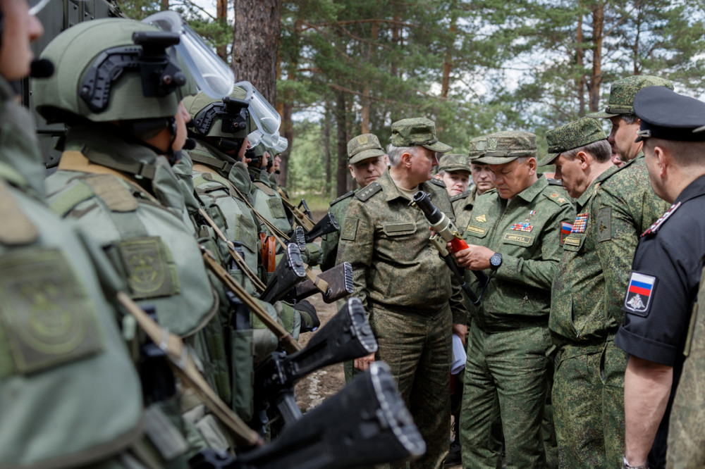 «Лента»: полковник Литовкин рассказал об особенностях обороны ВС РФ