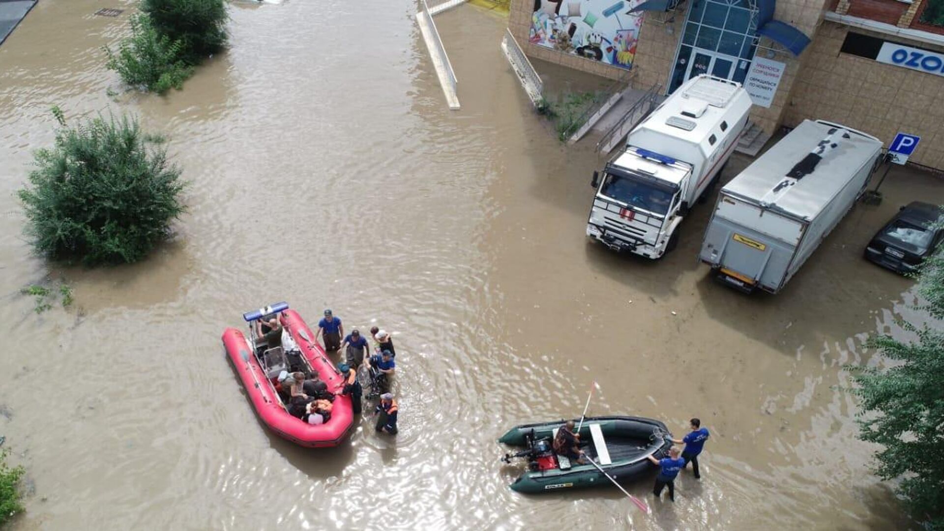 В Приморье прибыли спасатели из Амурского центра для помощи в ликвидации наводнения