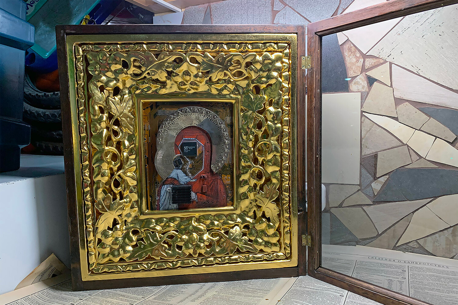 Экспертиза решит, что делать с псевдо-иконой Богородицы из музея мусора «Му Му»