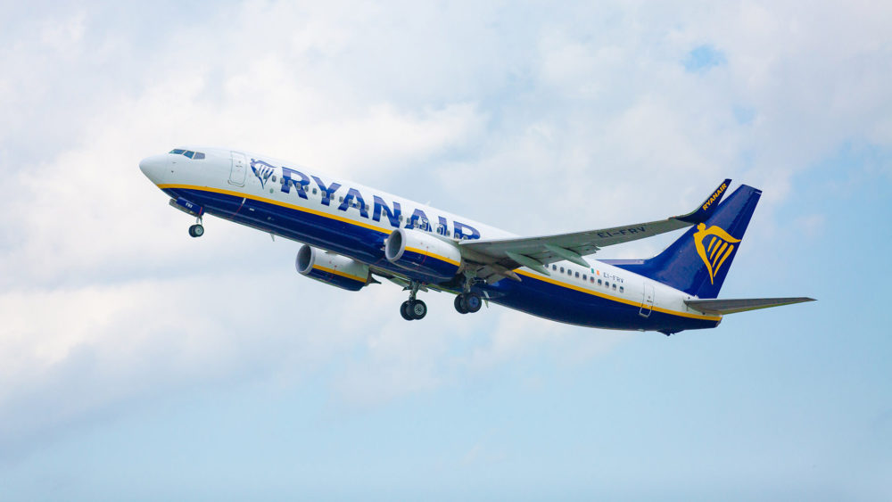 Россиянка пожаловалась на лоукостер Ryanair, которая заставил ее доплатить 35 тыс рублей