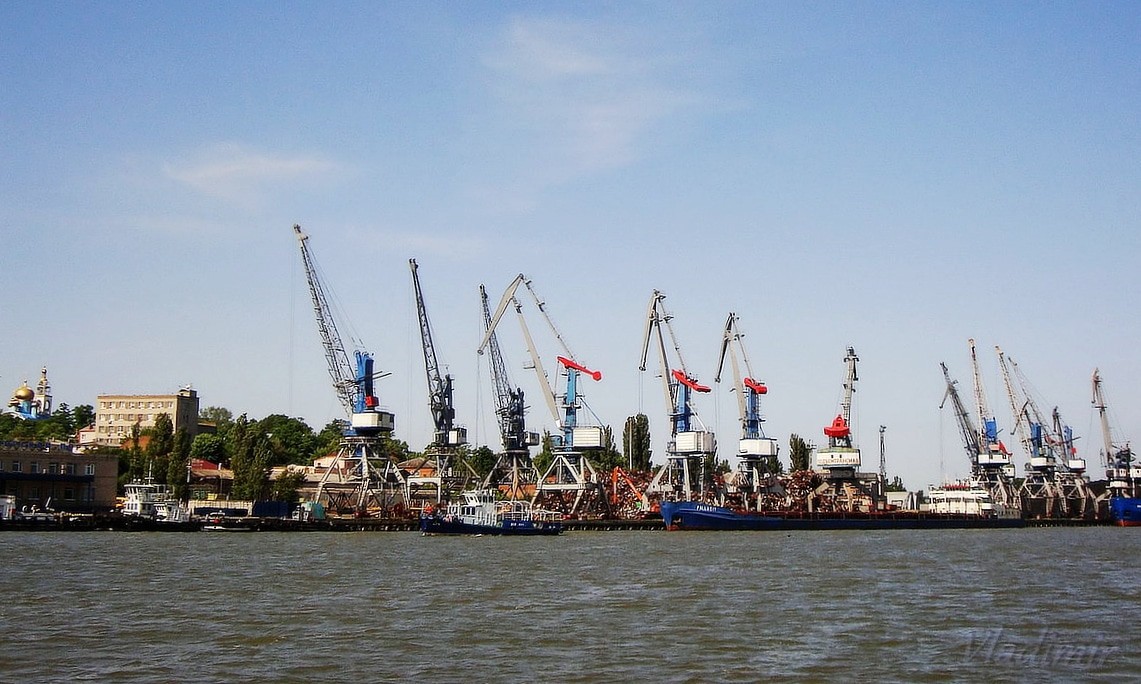 «Ъ»: Минтранс разрешил вывоз невзрывоопасных удобрений через порты Азовского моря