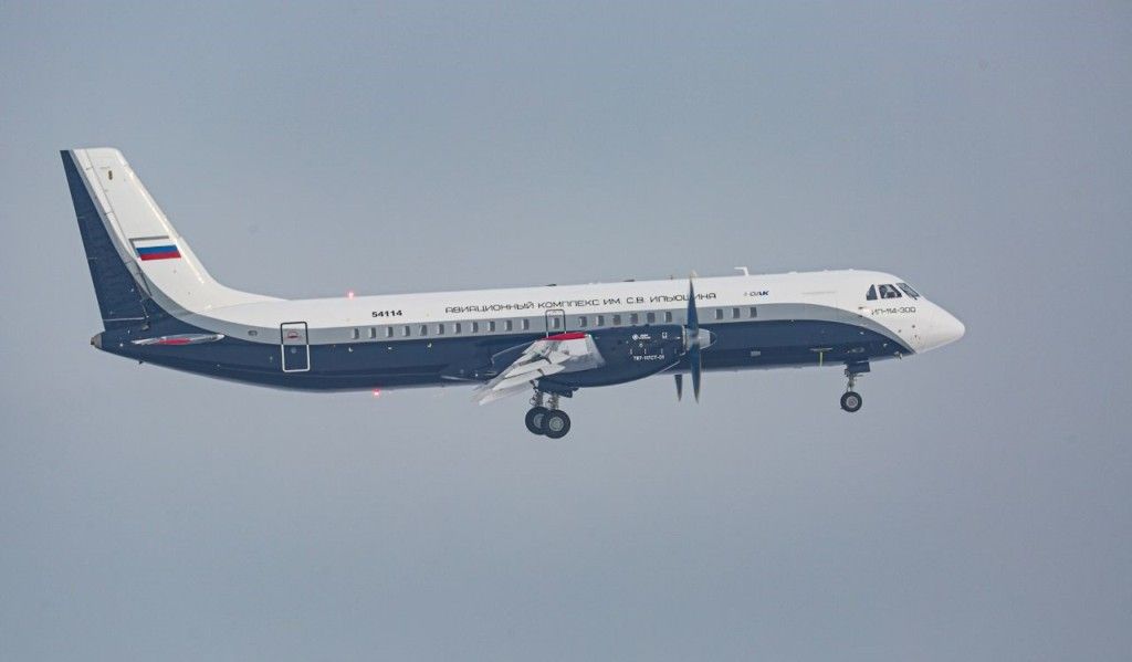 «Ъ»: поставку самолета Ил-114-300 перенесли на два года из-за проблем с двигателем