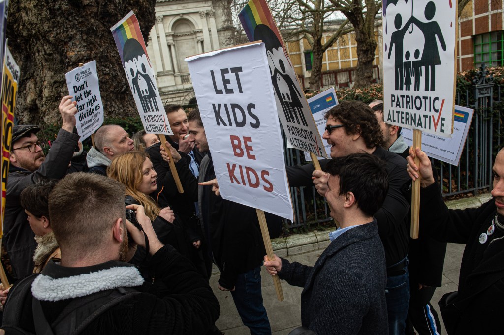Telegraph: Британия потратит миллионы на создание департаментов по ЛГБТ