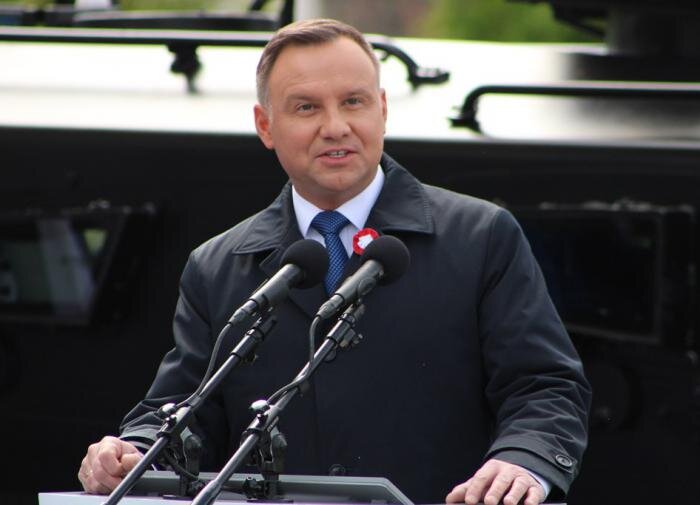 Польский политик назвал «лохами» правительство страны после слов Зеленского