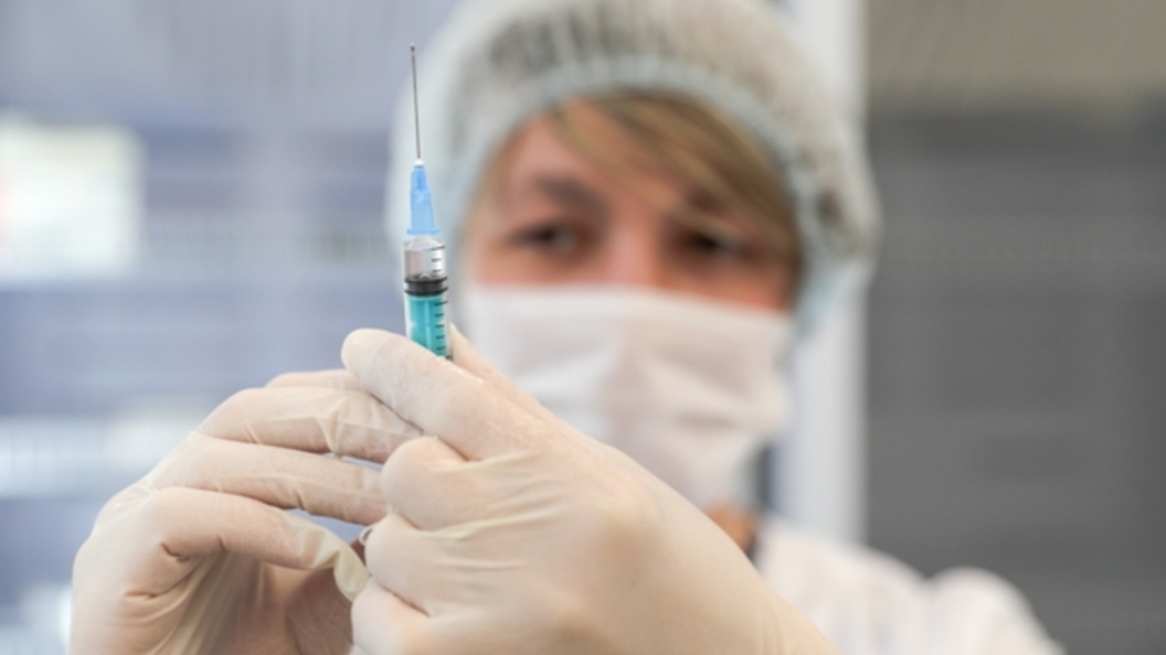 «У нас пока прививаться нечем»: доктор Мясников о вакцинации от COVID-19