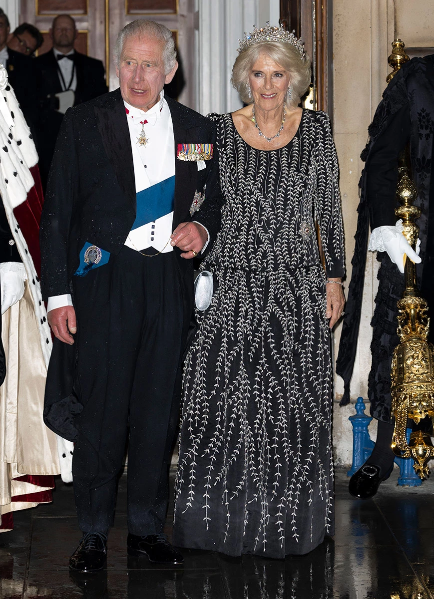 People: королева Камилла надела бриллиантовую тиару Елизаветы II на торжество