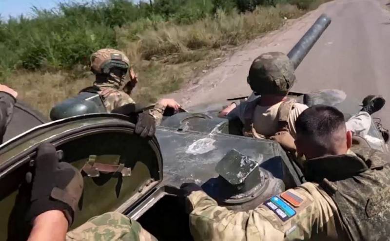 «ВО»: бронетехника ВС РФ выдвинулась на блокирование Авдеевки с запада