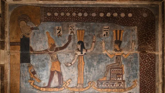 Н а крыше 2200-летнего храма обнаружили древнюю новогоднюю сцену из Египта