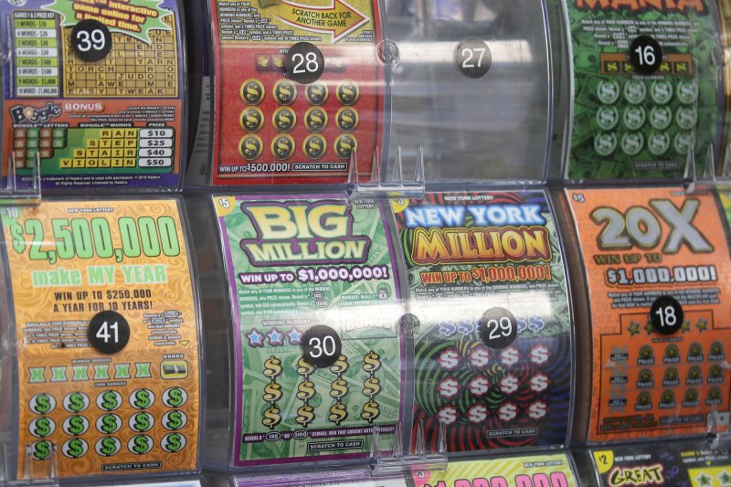 UPI: американец купил два лотерейных билета на день рождения и выиграл $100 тыс