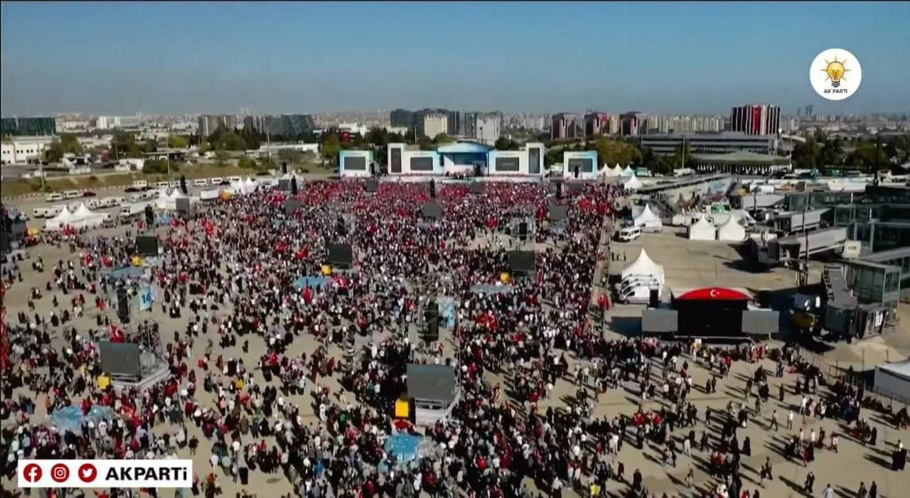 «Хотите войну креста и полумесяца?»: Эрдоган на митинге пригрозил Западу