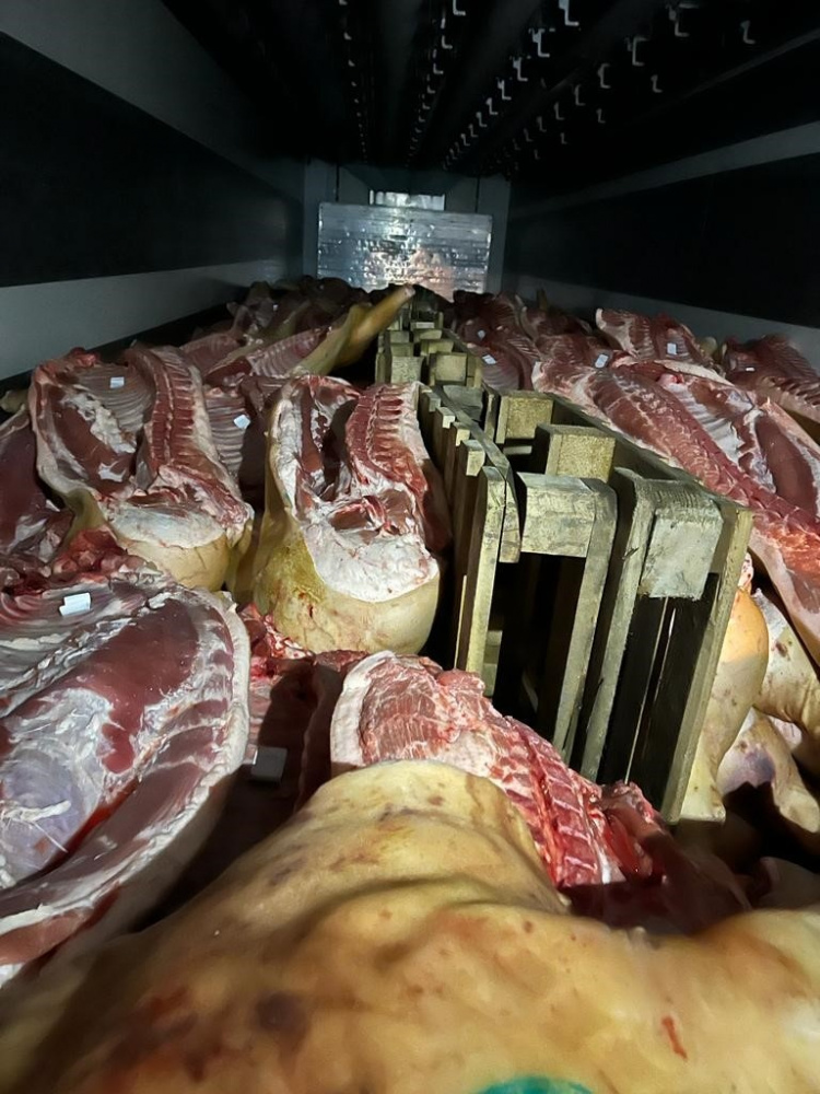 В Оренбургскую область пытались завести 19 тонн поддельной свинины