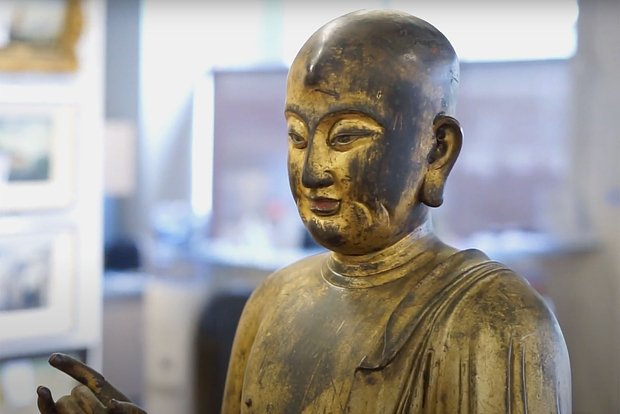 На аукционе в США за 930 тыс долларов продали древнюю статую из мусорника