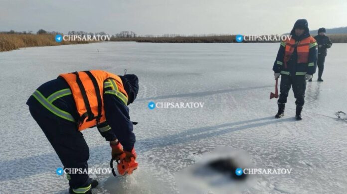 На пруду под Саратовом нашли труп мужчины, который вмерз в лёд