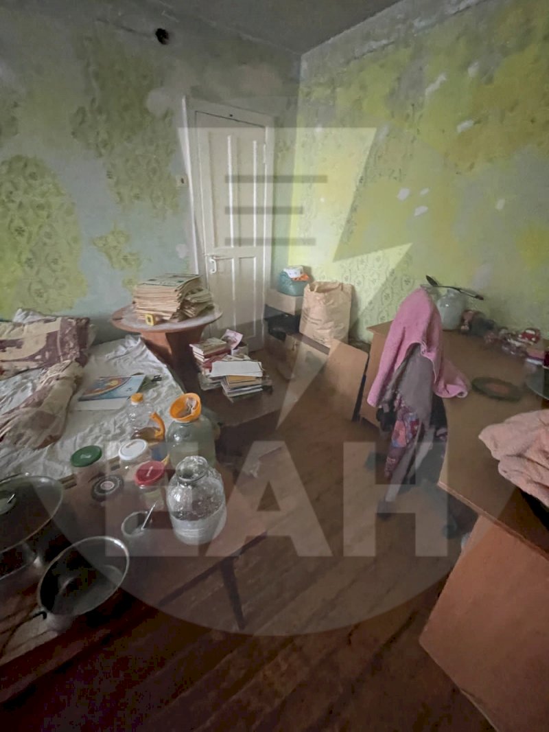 На Урале нашли 13-летнюю девочку-маугли, которую всю жизнь мать держала взаперти