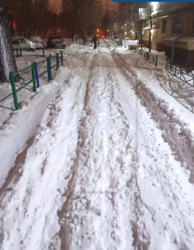 В Челябинске местные власти уже неделю не могут расчистить город после снегопадов