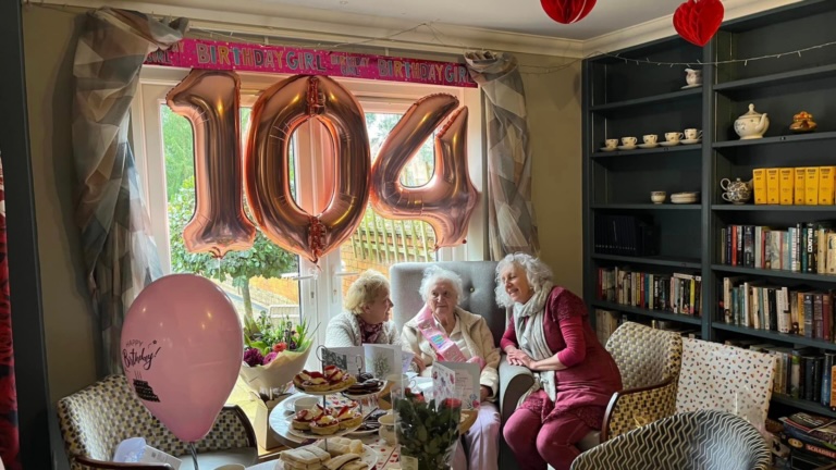 104-летняя британка раскрыла секрет своего долголетия