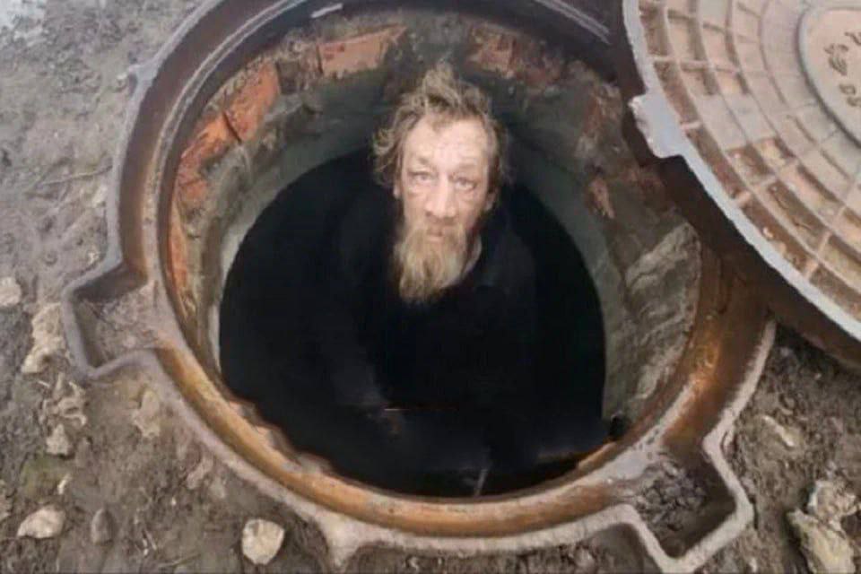 В Тольятти мужчина больше 10 лет прожил в канализации