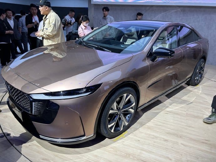 Состоялась презентация Mazda EZ-6 на Пекинском автосалоне 2024 года