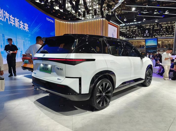 Два новых электромобиля Toyota представлены на Пекинском автосалоне 2024 года