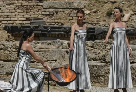 В Греции зажгли Олимпийский огонь предстоящих Игр-2024