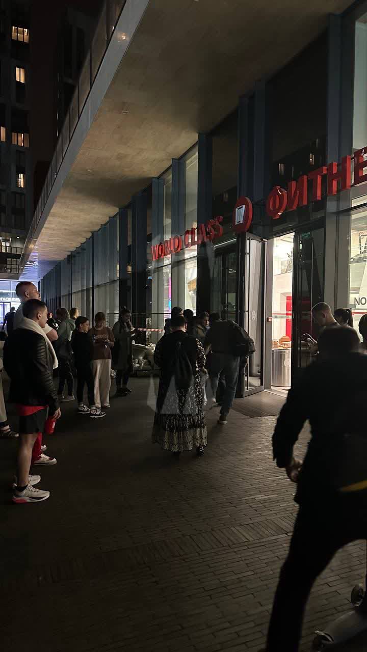 Произошла массовая эвакуация в московских клубах World Class