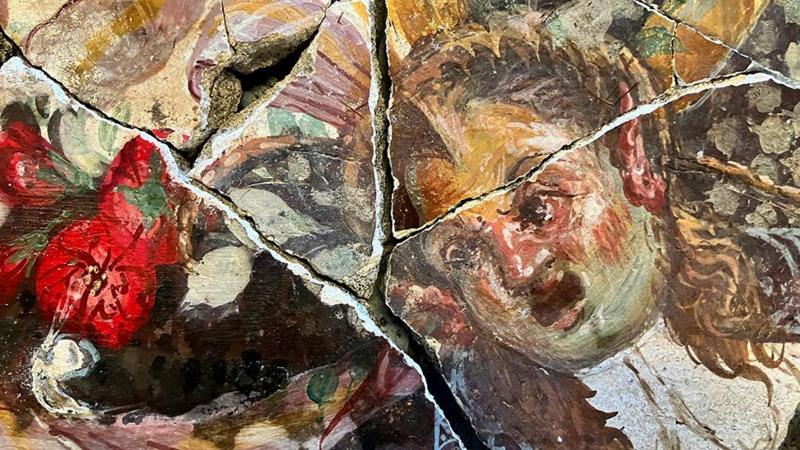 Археологи обнаружили в Помпеях 2000-летние фрески про Троянскую войну