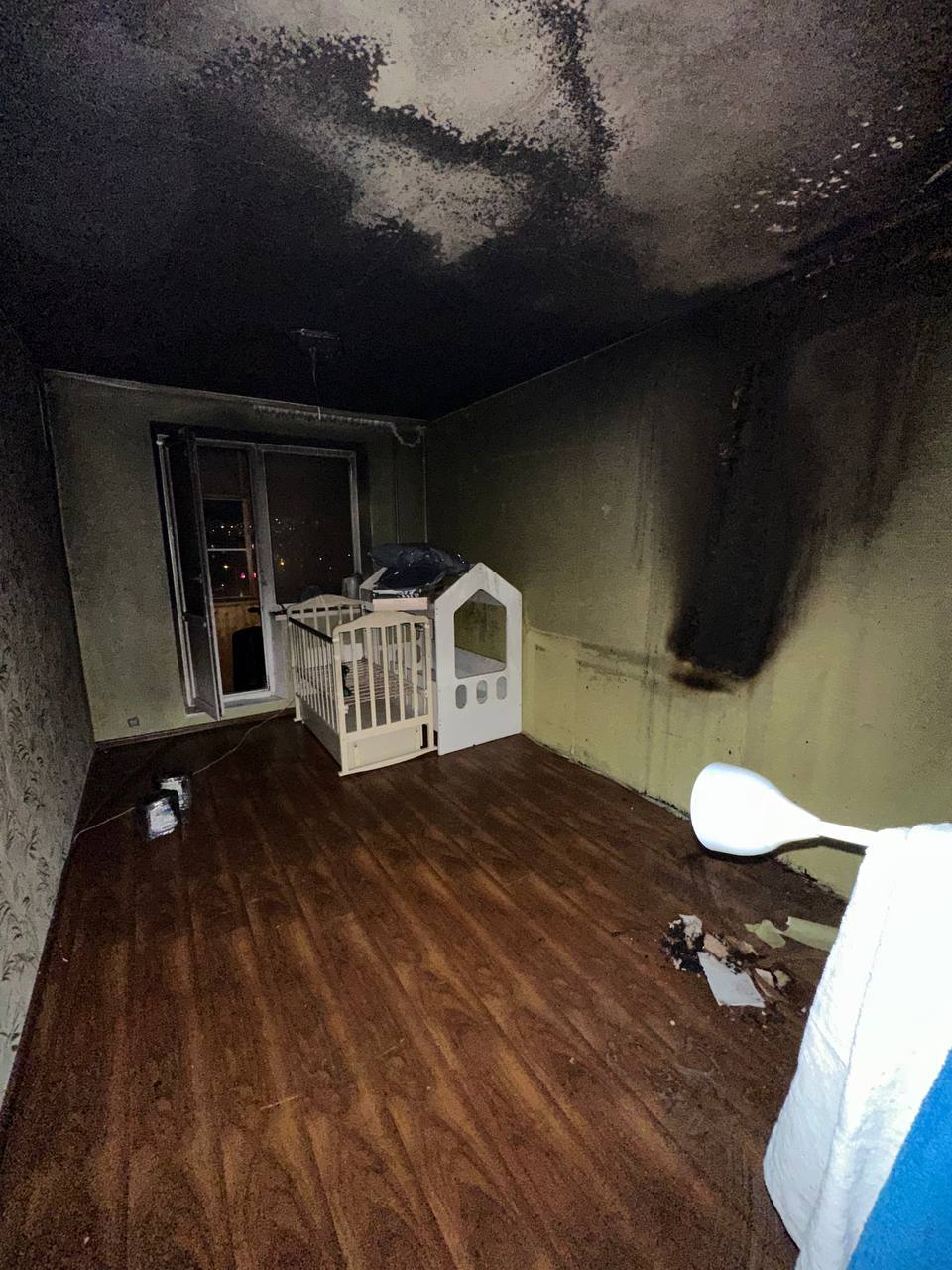 Павербанк взорвался в квартире в Москве и чуть не спалил всю квартиру