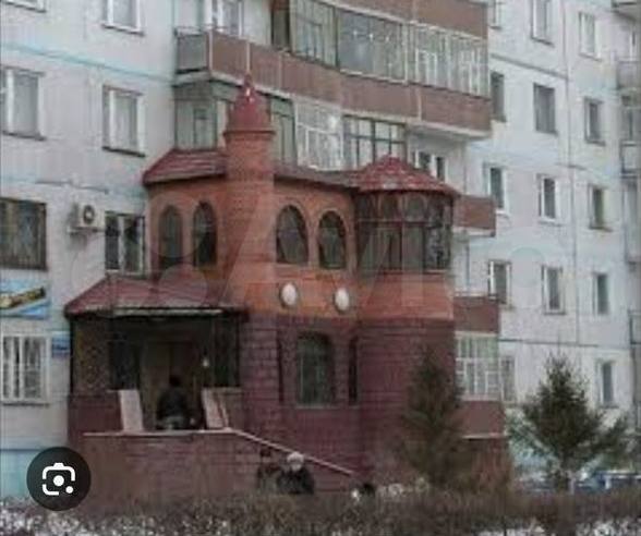 В Москве продают квартиру с собственным замком за ₽78 млн